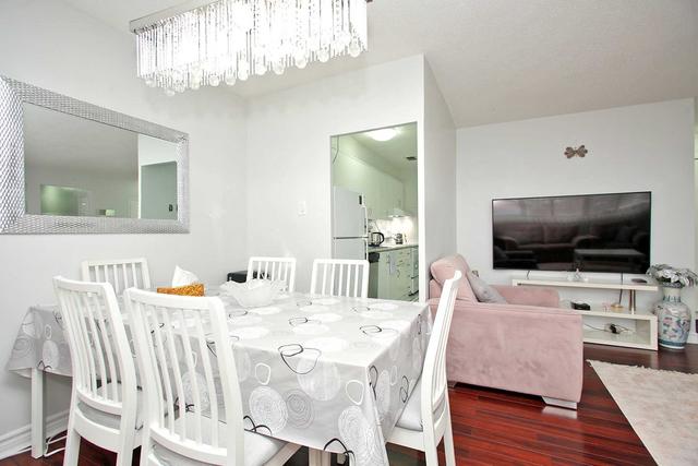 909 - 80 Grandravine Dr, Condo with 3 bedrooms, 2 bathrooms and 1 parking in North York ON | Image 2
