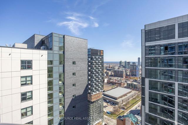 3203 - 77 Mutual St, Condo with 1 bedrooms, 1 bathrooms and 1 parking in Toronto ON | Image 3