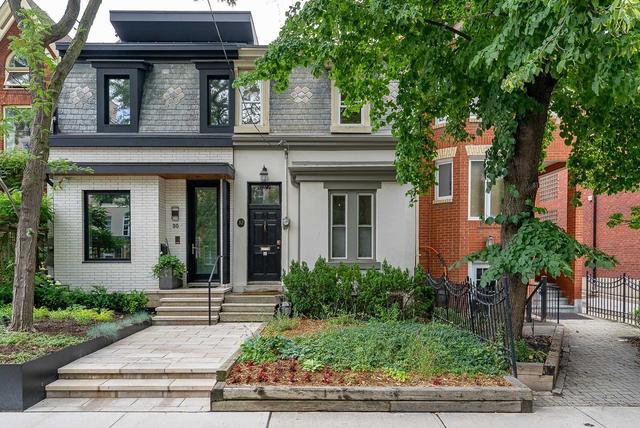 32 Shaftesbury Ave, House attached with 3 bedrooms, 2 bathrooms and 1 parking in Toronto ON | Image 1