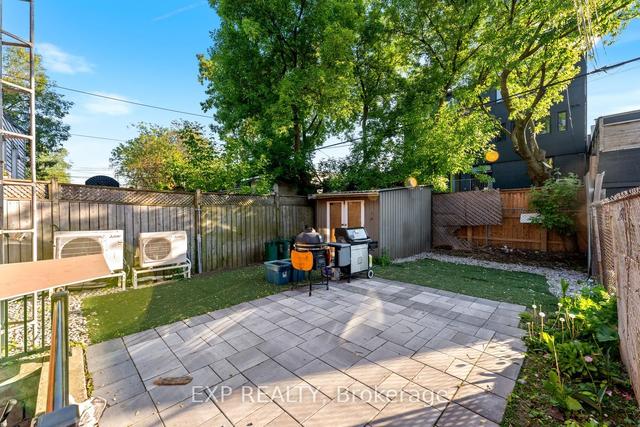 MAIN - 214 Robina Ave, House detached with 3 bedrooms, 1 bathrooms and 1 parking in York ON | Image 8