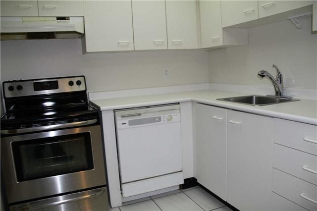 PH-15 - 155 Hillcrest Ave, Condo with 1 bedrooms, 1 bathrooms and 1 parking in Mississauga ON | Image 5