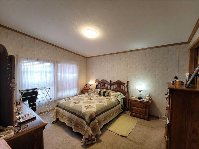9 Illinois Cres, Home with 2 bedrooms, 2 bathrooms and 2 parking in Wasaga Beach ON | Image 13