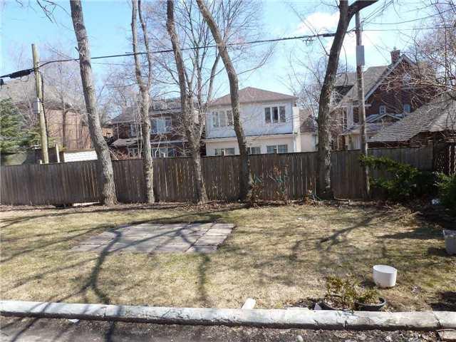 MAIN-1 - 1687 Bathurst St, House detached with 2 bedrooms, 1 bathrooms and 1 parking in Toronto ON | Image 12