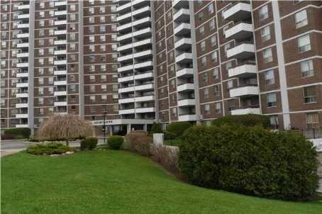 PH19 - 10 Edgecliff Golfway, Condo with 3 bedrooms, 2 bathrooms and 1 parking in North York ON | Image 1