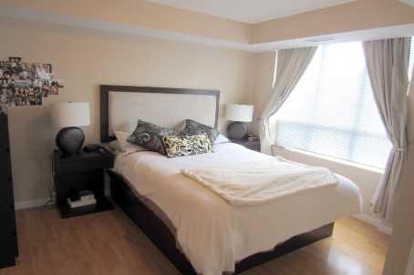 PH1609 - 140 Simcoe St, Condo with 2 bedrooms, 2 bathrooms and 1 parking in Toronto ON | Image 2