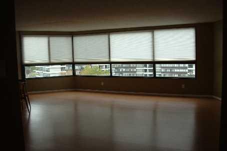 909 - 1300 Bloor St, Condo with 2 bedrooms, 2 bathrooms and 1 parking in Mississauga ON | Image 2