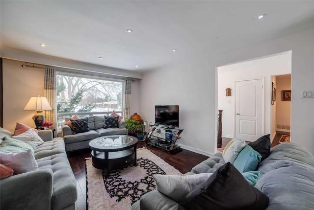 MAIN - 35 Pondsview Dr, House detached with 3 bedrooms, 1 bathrooms and 1 parking in North York ON | Image 4