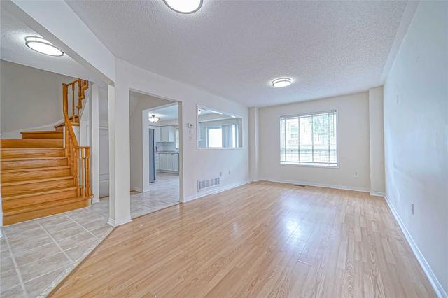 MAIN - 32 Waterdale Rd, House detached with 3 bedrooms, 3 bathrooms and 2 parking in Brampton ON | Image 6
