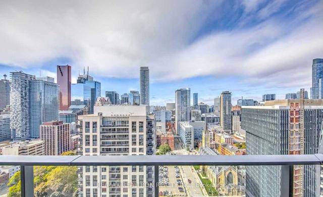 PH16 - 77 Shuter St, Condo with 1 bedrooms, 1 bathrooms and 0 parking in Toronto ON | Image 2