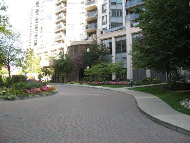 PH210 - 17 Anndale Dr, Condo with 1 bedrooms, 1 bathrooms and 1 parking in North York ON | Image 1