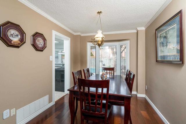 9 Iris Cres, House detached with 4 bedrooms, 3 bathrooms and 6 parking in Brampton ON | Image 5