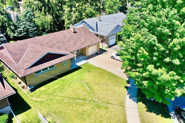 MAIN - 25 Hahn Pl, House detached with 3 bedrooms, 1 bathrooms and 2 parking in Kitchener ON | Image 1