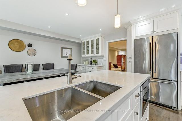 78 Gatwick Dr, House detached with 3 bedrooms, 3 bathrooms and 2 parking in Oakville ON | Image 3