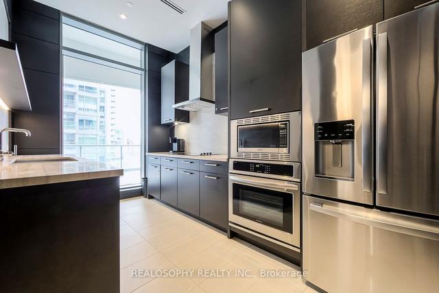 3702 - 2221 Yonge St, Condo with 2 bedrooms, 2 bathrooms and 0 parking in Toronto ON | Image 22