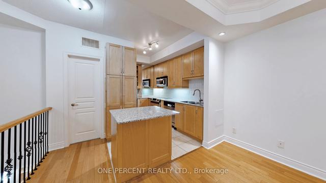 5 - 70 Byng Ave, Townhouse with 2 bedrooms, 3 bathrooms and 1 parking in Toronto ON | Image 3