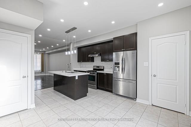 360 Cornell Rouge Blvd, House attached with 4 bedrooms, 4 bathrooms and 2 parking in Markham ON | Image 2