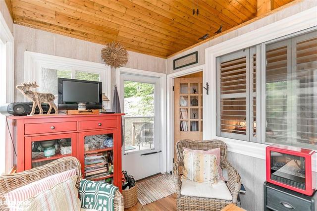 4 Severn River Shore, House detached with 2 bedrooms, 1 bathrooms and null parking in Muskoka Lakes ON | Image 21