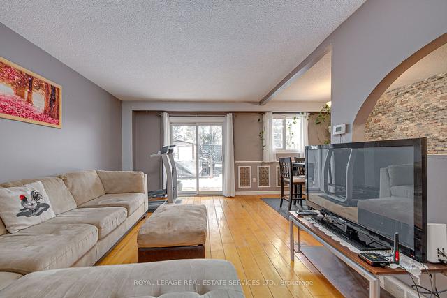 24 Deer Run Cres, Townhouse with 3 bedrooms, 3 bathrooms and 2 parking in Bradford ON | Image 13