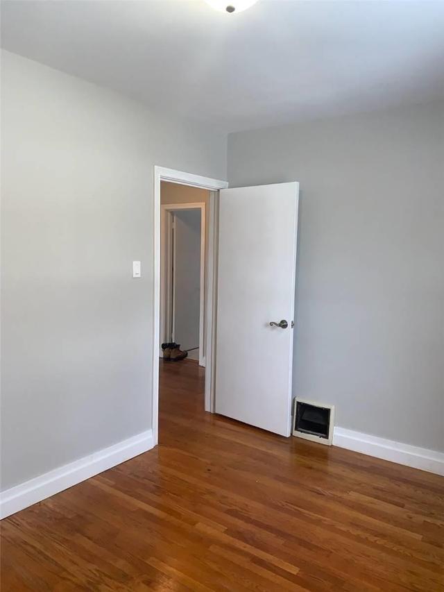 MAIN - 161 N Carson St, House detached with 3 bedrooms, 1 bathrooms and 5 parking in Etobicoke ON | Image 3
