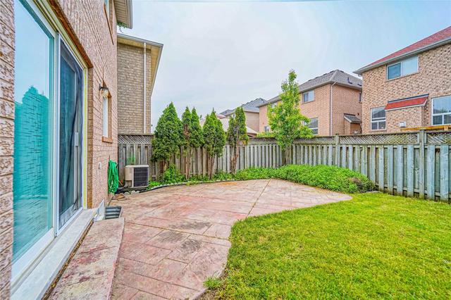 MAIN - 32 Waterdale Rd, House detached with 3 bedrooms, 3 bathrooms and 2 parking in Brampton ON | Image 2