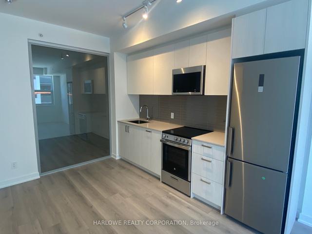223 - 1787 St Clair Ave W, Condo with 2 bedrooms, 1 bathrooms and 0 parking in Toronto ON | Image 5