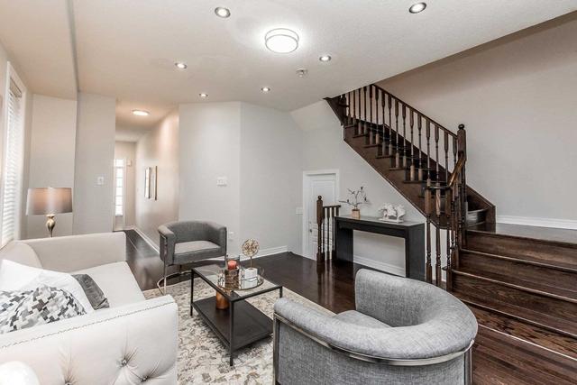 909 Oasis Dr, House semidetached with 4 bedrooms, 6 bathrooms and 4 parking in Mississauga ON | Image 30