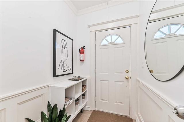 MAIN - 204 Oakcrest Ave, House detached with 2 bedrooms, 1 bathrooms and 1 parking in Toronto ON | Image 12