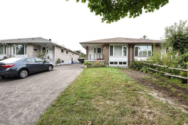 MAIN - 1559 Sandgate Cres, House semidetached with 3 bedrooms, 1 bathrooms and 2 parking in Mississauga ON | Image 12