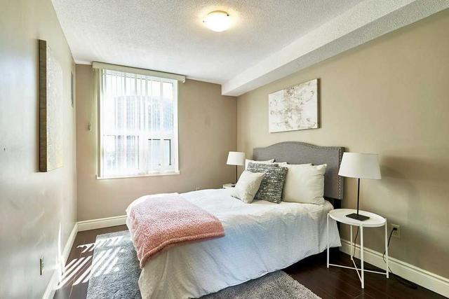 803 - 714 The Mall West, Condo with 2 bedrooms, 2 bathrooms and 1 parking in Etobicoke ON | Image 11