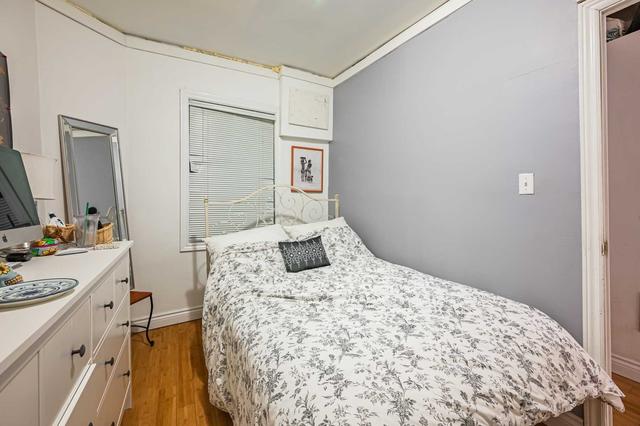 MAIN - 1060 Dundas St W, House attached with 2 bedrooms, 1 bathrooms and 0 parking in Toronto ON | Image 12