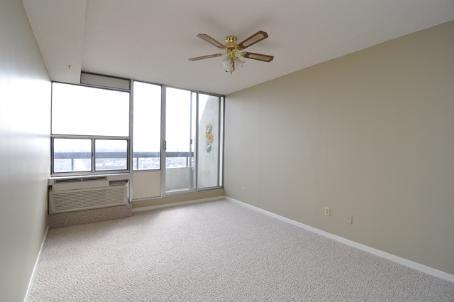 PH-15 - 55 William St E, Condo with 2 bedrooms, 2 bathrooms and 1 parking in Oshawa ON | Image 5