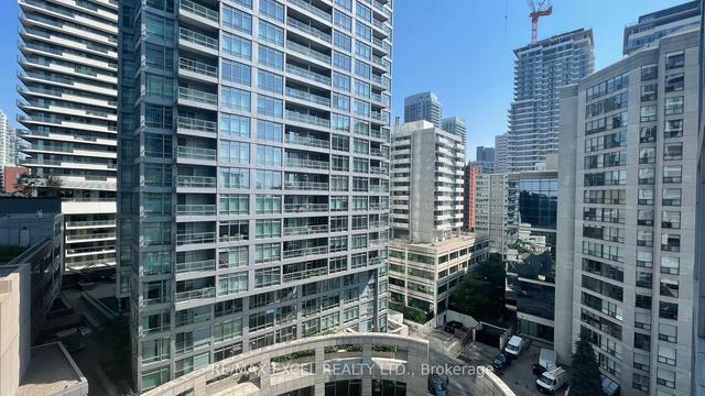 909 - 2181 Yonge St, Condo with 2 bedrooms, 2 bathrooms and 1 parking in Toronto ON | Image 5