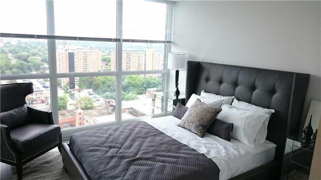 PH-13 - 400 Adelaide St E, Condo with 3 bedrooms, 2 bathrooms and null parking in Toronto ON | Image 2