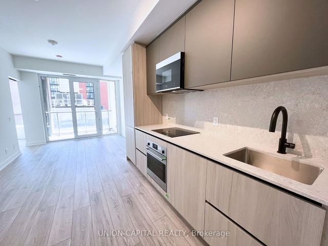 909 - 108 Peter St, Condo with 1 bedrooms, 1 bathrooms and 0 parking in Toronto ON | Image 1