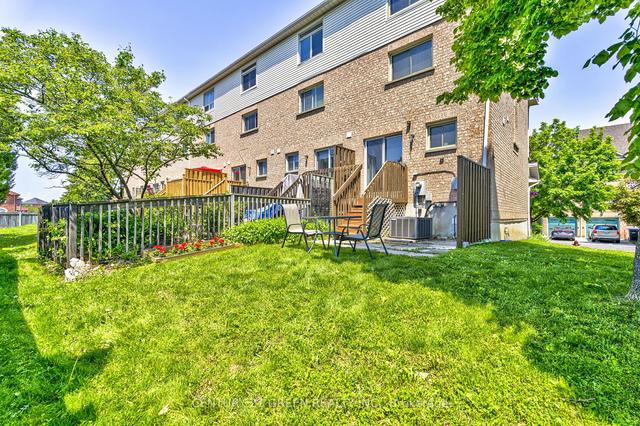 47 - 1050 Bristol Rd W, Townhouse with 3 bedrooms, 3 bathrooms and 2 parking in Mississauga ON | Image 17