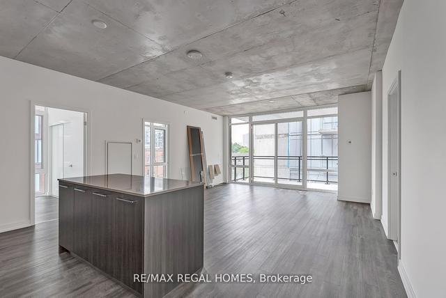 305 - 45 Baseball Pl, Condo with 3 bedrooms, 2 bathrooms and 1 parking in Toronto ON | Image 13
