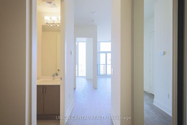 PH208 - 9000 Jane St, Condo with 1 bedrooms, 1 bathrooms and 1 parking in Concord ON | Image 2