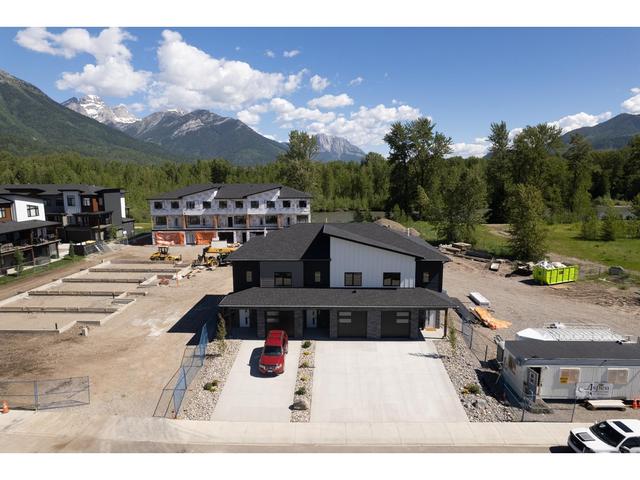 103 - 800 Riverside Way, House attached with 3 bedrooms, 3 bathrooms and 1 parking in Fernie BC | Image 24