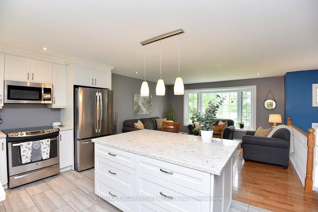 11781 Guelph Line, House detached with 3 bedrooms, 2 bathrooms and 8 parking in Milton ON | Image 11