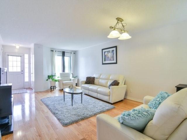 9 Irene Cres, House attached with 4 bedrooms, 4 bathrooms and 1 parking in Brampton ON | Image 4