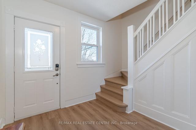 25 Mill St, House detached with 3 bedrooms, 2 bathrooms and 3 parking in Mississauga ON | Image 35