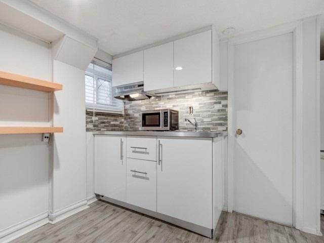 MAIN - 34 Glencrest Blvd, House detached with 2 bedrooms, 1 bathrooms and 3 parking in East York ON | Image 15