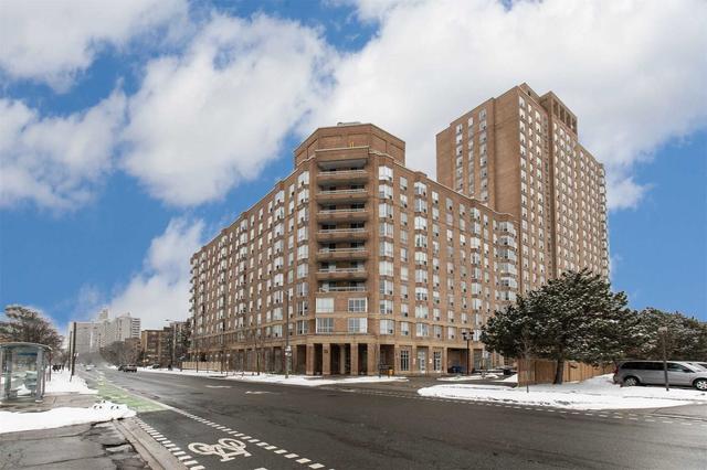 PH17 - 11 Thorncliffe Park Dr, Condo with 1 bedrooms, 1 bathrooms and 1 parking in East York ON | Image 1