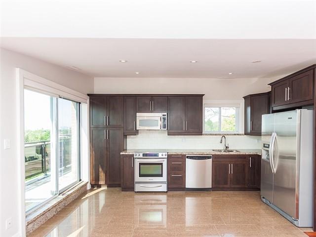 PH1 - 640 Davenport Rd, Condo with 2 bedrooms, 1 bathrooms and 1 parking in Toronto ON | Image 3