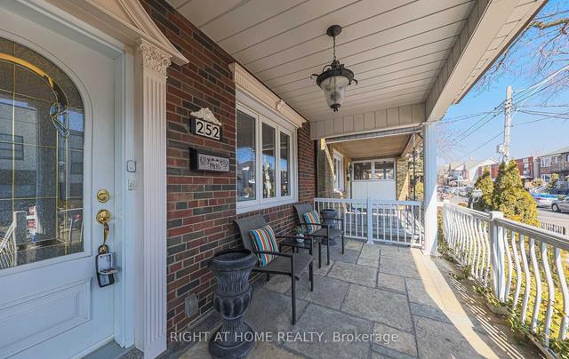 MAIN - 252 Euclid Ave, House semidetached with 3 bedrooms, 2 bathrooms and 1 parking in Toronto ON | Image 23