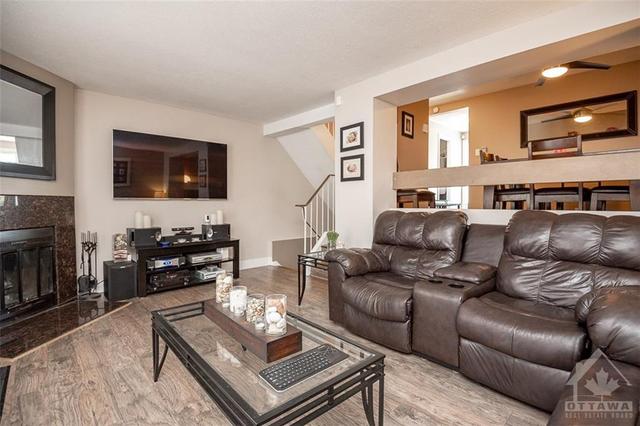 C - 1747 Lamoureux Dr, Townhouse with 3 bedrooms, 2 bathrooms and 1 parking in Ottawa ON | Image 8