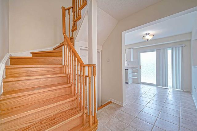 MAIN - 32 Waterdale Rd, House detached with 3 bedrooms, 3 bathrooms and 2 parking in Brampton ON | Image 14