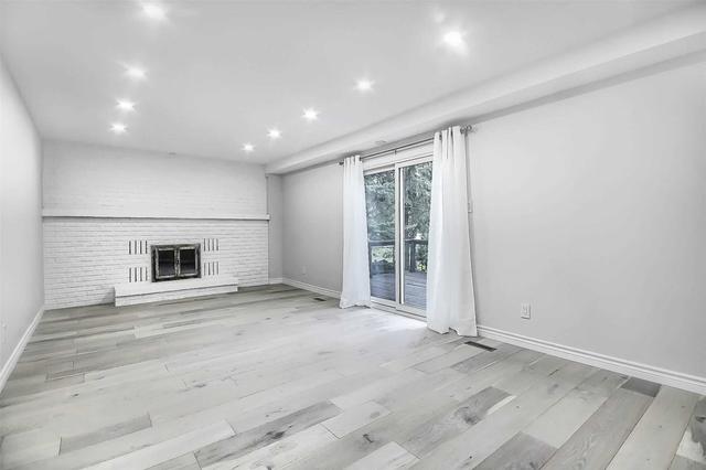 MAIN - 1087 Orchard Rd, House detached with 2 bedrooms, 1 bathrooms and 2 parking in Mississauga ON | Image 11