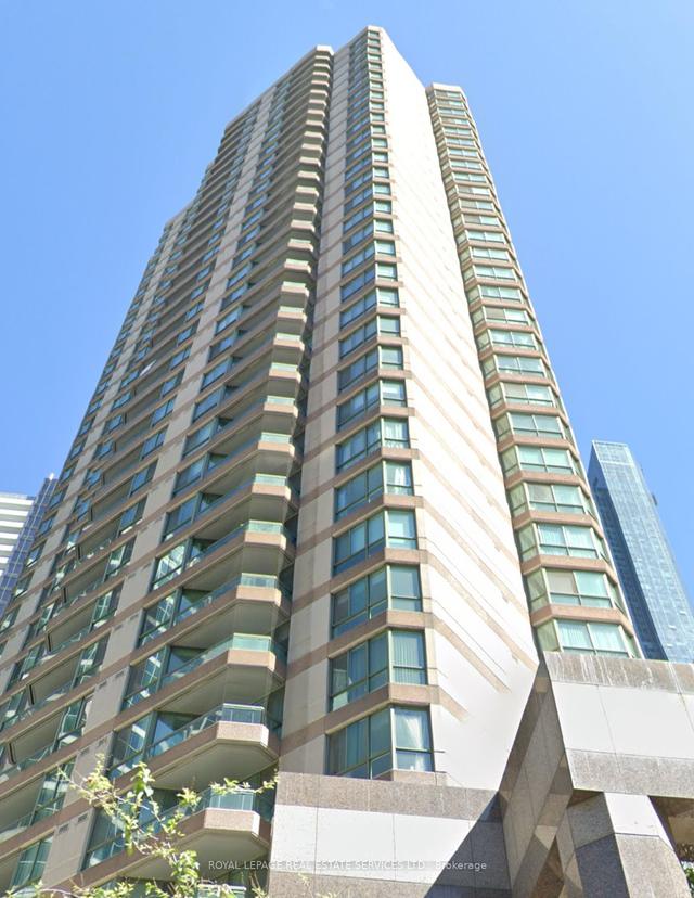 811 - 38 Elm St, Condo with 2 bedrooms, 2 bathrooms and 1 parking in Toronto ON | Image 1