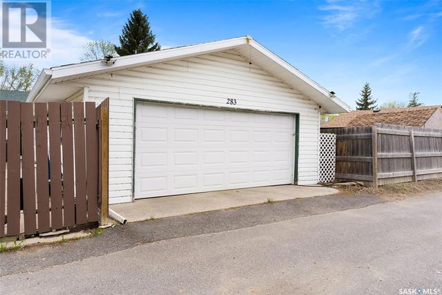 283 Dalgliesh Dr, House detached with 5 bedrooms, 3 bathrooms and null parking in Regina SK | Image 27